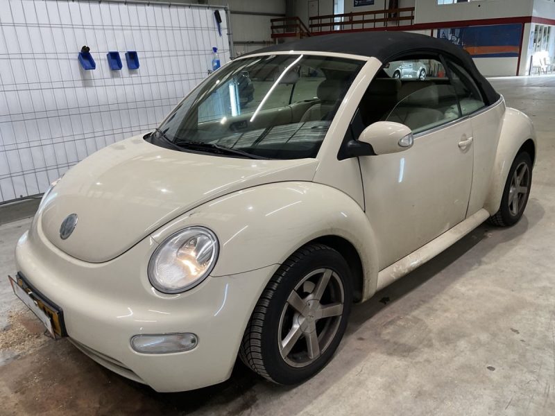 Volkswagen New Beetle Cabriolet 2.0 115 ch – 2003 -